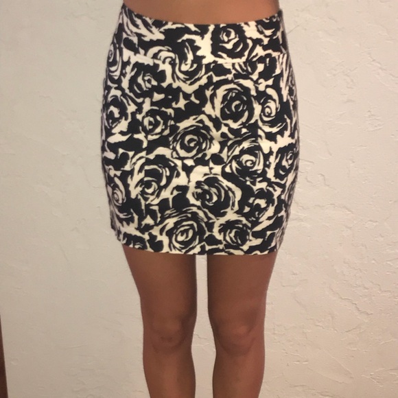 Forever 21 Mini Skirt - Picture 2 of 5